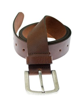 Beyaz arkaplanda izole edilmiş deri kemer