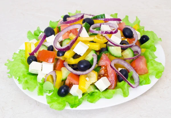 Свежий греческий салат — стоковое фото