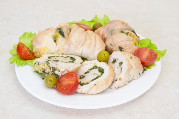 Salada de frango recheada saborosa . — Fotografia de Stock