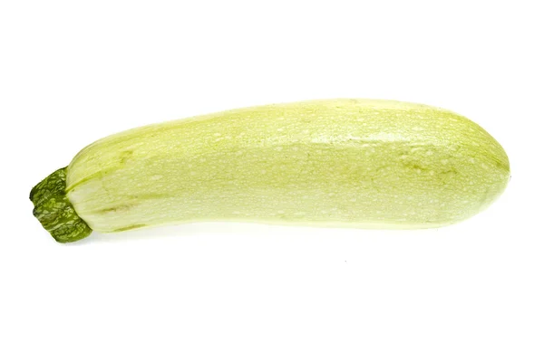 Le zucchine fresche isolate su fondo bianco . — Foto Stock