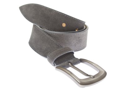 Beyaz arkaplanda izole edilmiş deri kemer