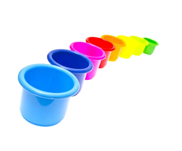 Childs toy stapelen cups geïsoleerd op witte achtergrond — Stockfoto