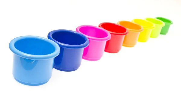 Childs toy stapelen cups geïsoleerd op witte achtergrond — Stockfoto
