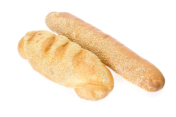 Свежий вкусный хлеб на белом фоне — стоковое фото