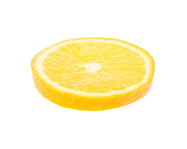 Апельсины изолированы на белом фоне — стоковое фото