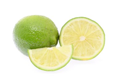 Olgun limon, beyaz zemin üzerine izole.