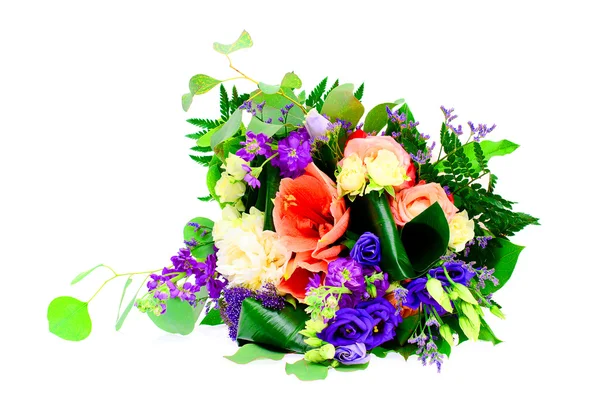 Kleurrijke bloemen boeket geïsoleerd op witte achtergrond — Stockfoto