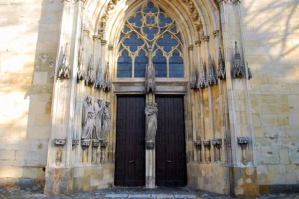 Heilige auf dem Portal — Stockfoto