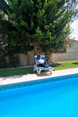 tatil günü Havuzu