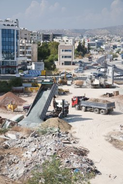 kamyon toprak kaldırma