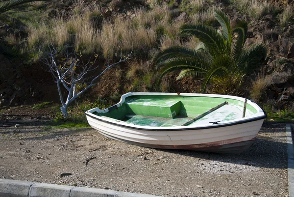 Terk edilmiş balıkçı teknesi — Stok fotoğraf