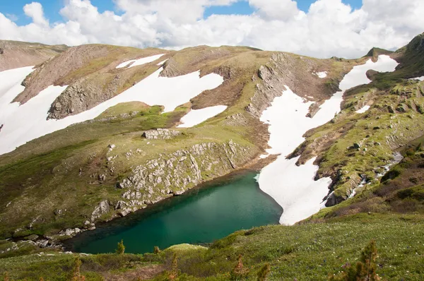 Mountain lake — Stock Photo, Image