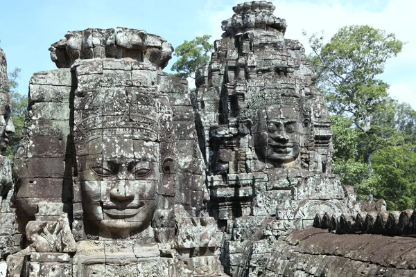 De vele gezichten van tempel bayon - angkor thom, cambodia Stockafbeelding