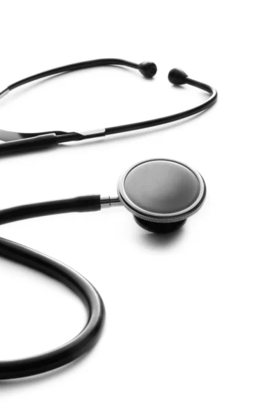 Stetoskop beyaza izole edildi
