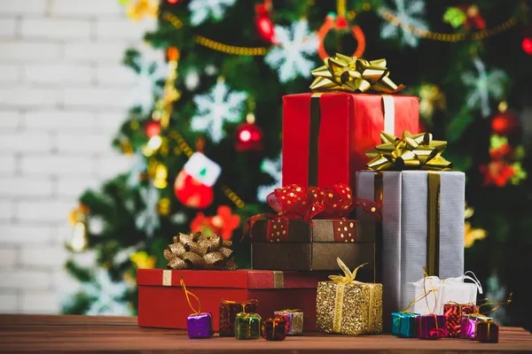 Coloridas Cajas Regalo Pequeñas Grandes Con Lazo Lazo Cinta Brillante —  Fotos de Stock