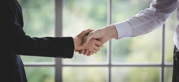 Close Shot Unrecognizable Unidentified Businessman Businesswoman Shake Hands Together Final — Fotografia de Stock