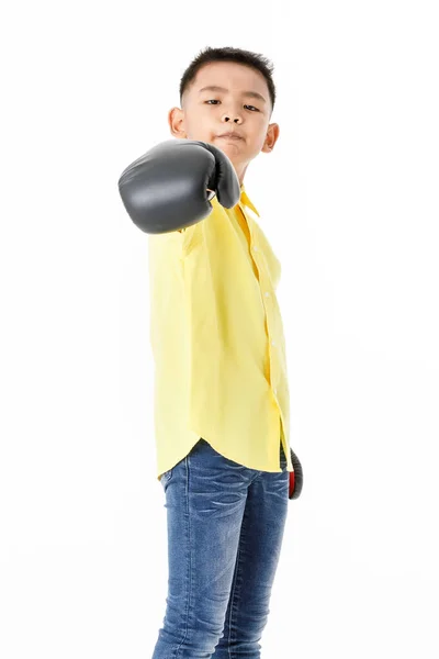 Retrato Recorte Niño Asiático Saludable Con Camisa Amarilla Guantes Boxeo —  Fotos de Stock