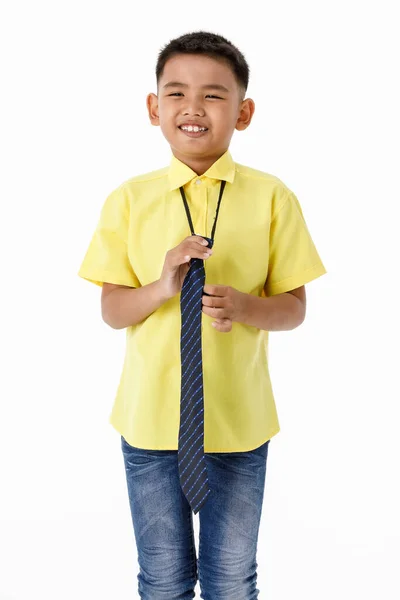 Portret Wycinanki Inteligentny Mały Azjatycki Chłopiec Żółtej Koszuli Niebieskie Dżinsy — Zdjęcie stockowe