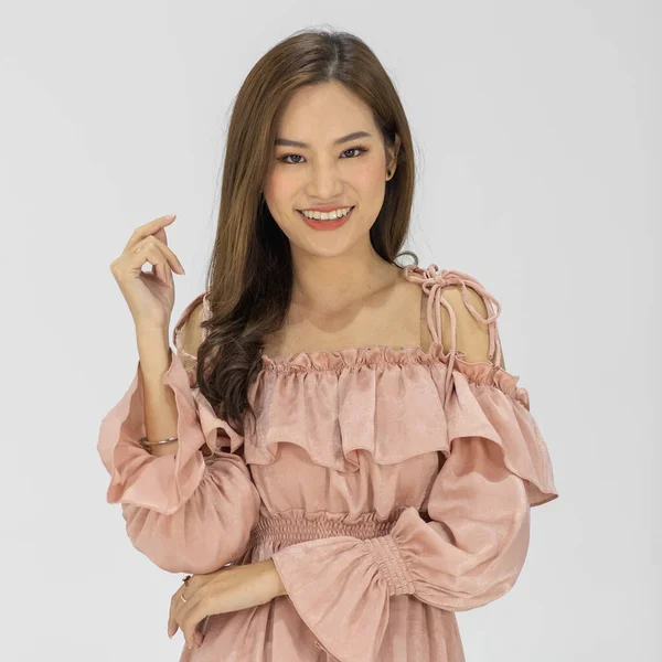 Asiática Bela Mulher Alegre Com Moda Cabelo Longo Sorrindo Com — Fotografia de Stock