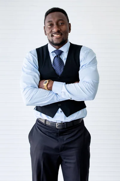 Retrato Ejecutivo Inteligente Guapo Exitoso Empresario Africano Líder Masculino Vistiendo —  Fotos de Stock
