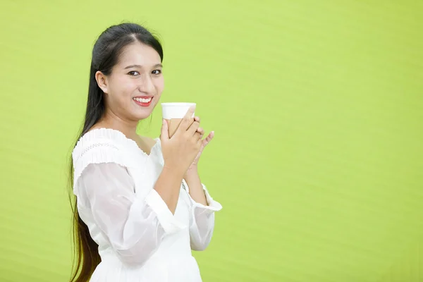 Imagen Retrato Asiática Sonriente Mujer Regordeta Usando Vestido Blanco Lady —  Fotos de Stock