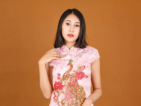 Portrait Nahaufnahme Studio Aufgenommen Millennial Asiatischen Weiblichen Modell Rosa Chinesischen — Stockfoto