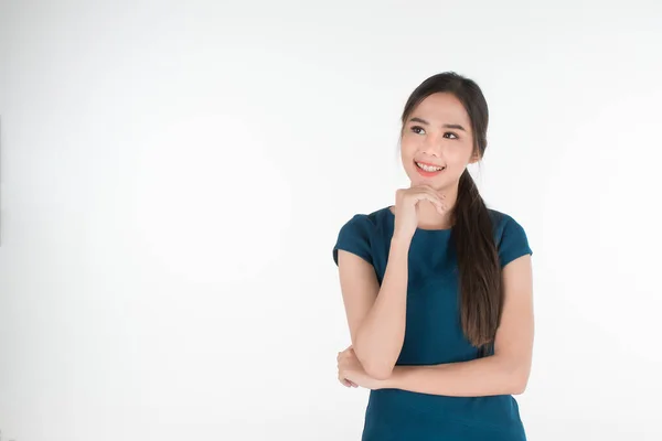 Портрет Молодой Несчастной Азиатки Предпринимательницы Позирует Позитивном Рекламном Жесте Белом — стоковое фото