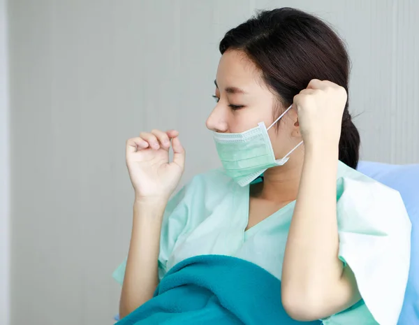 Aziatisch Jong Lang Haar Gelukkig Gezond Vrouwelijke Patiënt Draagt Groen — Stockfoto