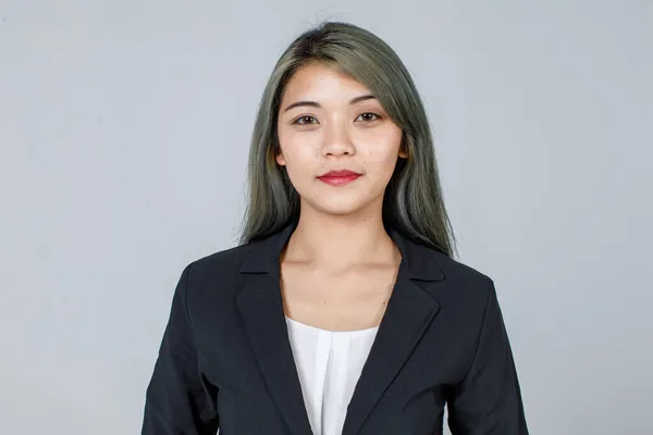 Porträtt Vacker Asiatisk Kvinna Ung Och Trendig Kostym Självsäker Och — Stockfoto