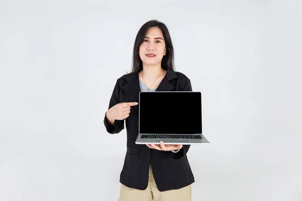 Beautiful Asian Business Executive Woman Pointing Laptop Display Screen Explain — Stock Photo, Image