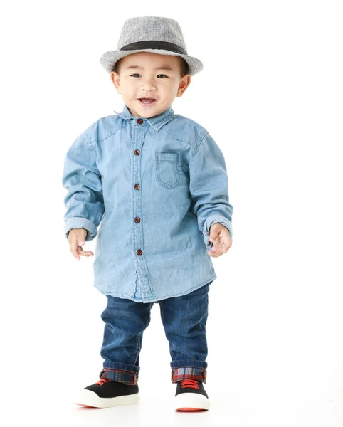 Härligt Porträtt Söt Asiatisk Liten Pojke Ler Smart Hatt Och — Stockfoto