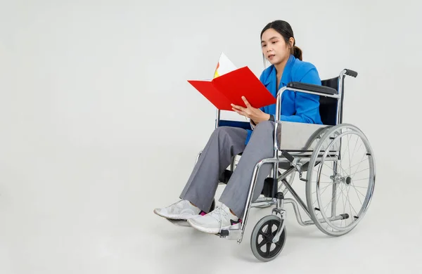 Giovane Ragazza Asiatica Come Paziente Disabile Sedia Rotelle Ospedale Studio — Foto Stock