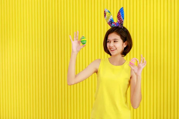 Studio Shot Asian Young Happy Charming Teen Girl Sleeveless Shirt — Stock Photo, Image