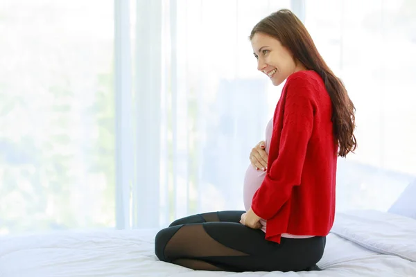 Kavkazský Tisíciletý Mladý Šťastný Žena Prenatální Těhotná Matka Modelu Ležérní — Stock fotografie