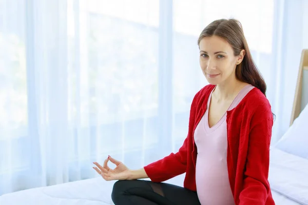 Caucasian Millennial Young Happy Female Prenatal Pregnant Mother Casual Pregnancy — Stock Photo, Image