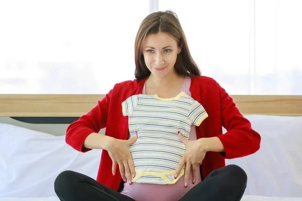 Caucasico Millenario Giovane Felice Madre Incinta Prenatale Abito Casual Gravidanza — Foto Stock