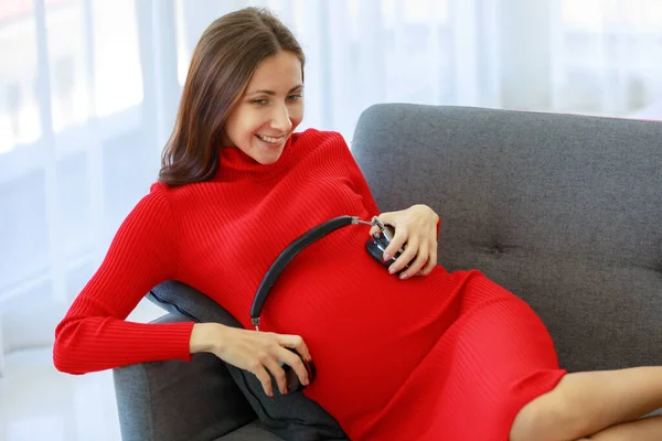 Caucasian Millennial Young Happy Sexy Female Prenatal Pregnant Mother Casual — Stock Photo, Image