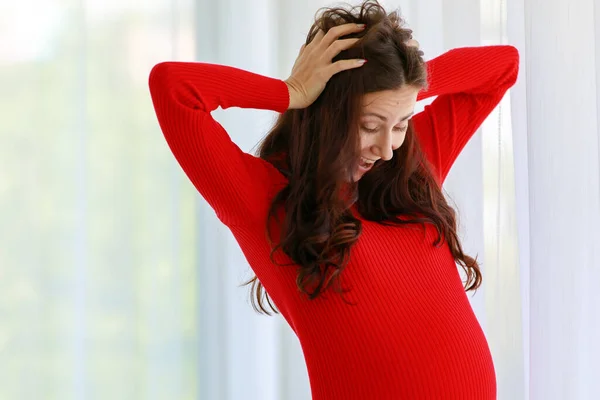 Caucásico Millennial Joven Feliz Sexy Mujer Prenatal Embarazada Madre Casual — Foto de Stock