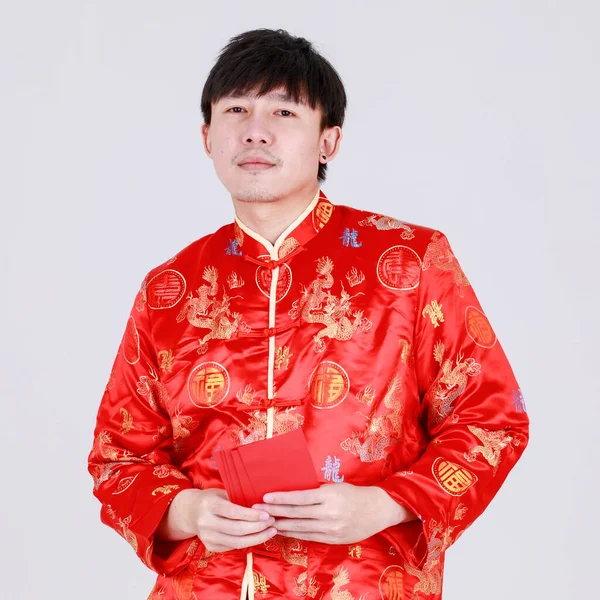 Счастливчик Китаец Традиционной Мандаринской Рубашке Улыбается Радуется Тому Получил Культурный — стоковое фото