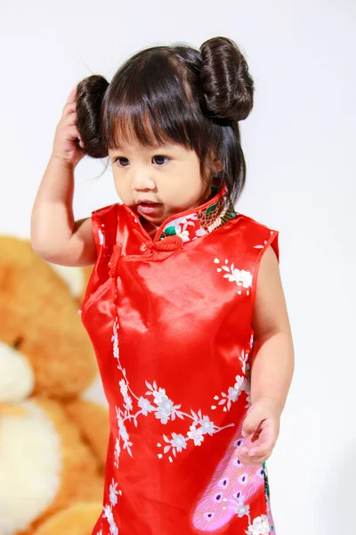 Студія Знімає Маленьку Невинну Азіатську Дитячу Дошкільну Модель Бун Зачіскою — стокове фото