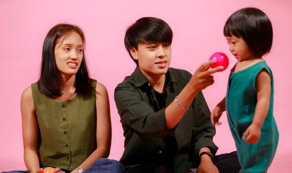 Retrato Primer Plano Estudio Disparo Joven Feliz Familia Asiática Padre — Foto de Stock