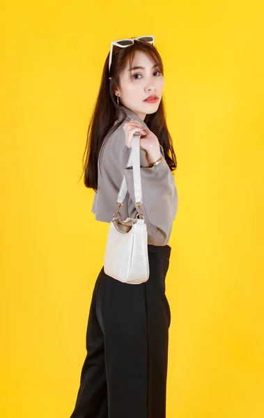 Retrato Estudio Tiro Moda Asiática Modelo Adolescente Hipster Femenino Moda —  Fotos de Stock