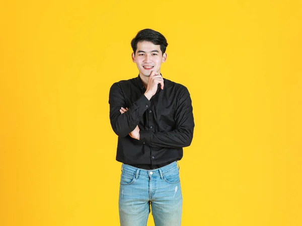 Asyalı Genç Adamın Profesyonel Başarılı Erkek Adamının Sıradan Siyah Gömlekli — Stok fotoğraf