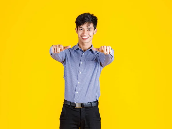 Retrato Estudio Disparo Millennial Asiático Joven Hombre Profesional Exitoso Empresario —  Fotos de Stock