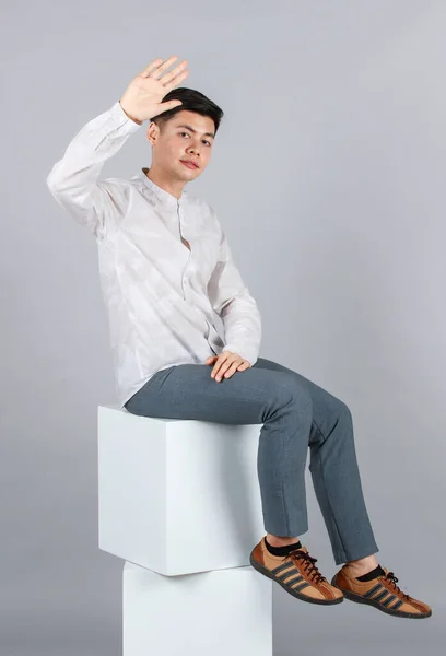 Estúdio Retrato Tiro Millennial Asiático Feliz Bonito Modelo Masculino Casual — Fotografia de Stock