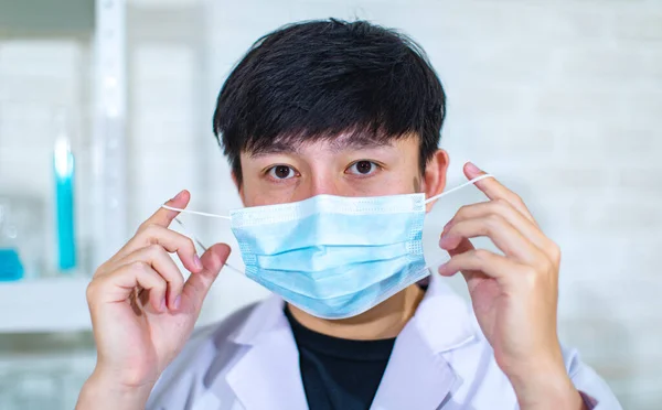 Retrato Primer Plano Estudio Headshot Asiático Joven Profesional Experimentado Científico — Foto de Stock