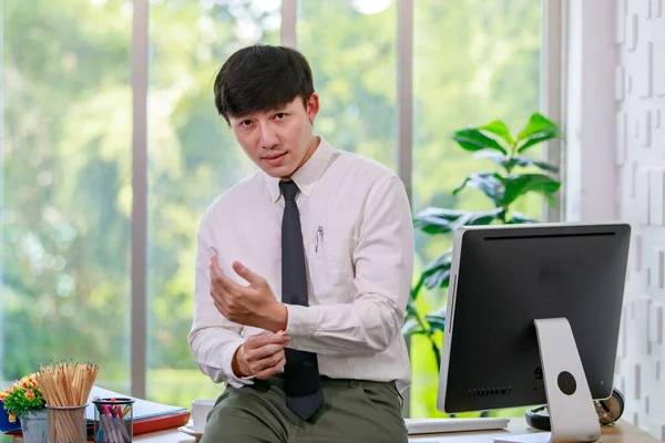 Asiático Jovem Bonito Profissional Bem Sucedido Homem Negócios Empregado Formal — Fotografia de Stock