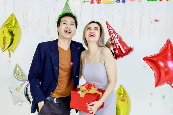 Millénaire Jeune Amant Couple Asiatique Mari Costume Décontracté Belle Femme — Photo