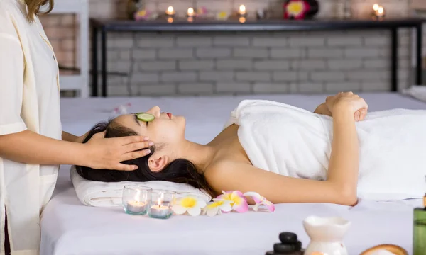 Asian Young Beautiful Spa Customer Laying Closed Eyes Covered Sliced — Stock Photo, Image