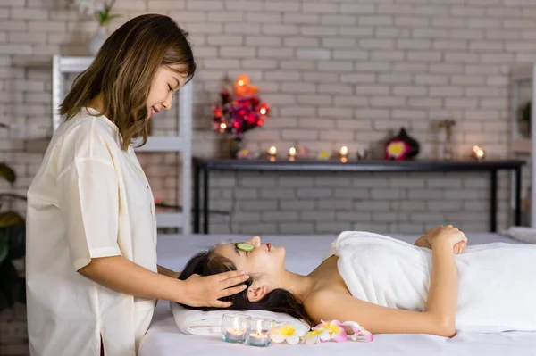 Asian Young Beautiful Spa Customer Laying Closed Eyes Covered Sliced — Stock Photo, Image